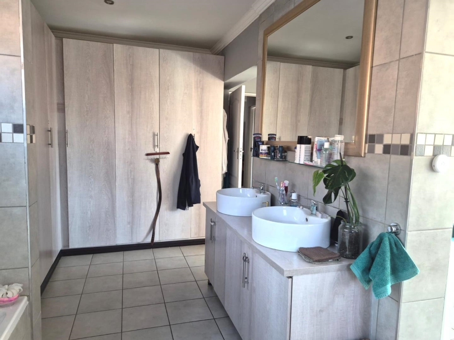 3 Bedroom Property for Sale in Seasons Lifestyle Estate North West
